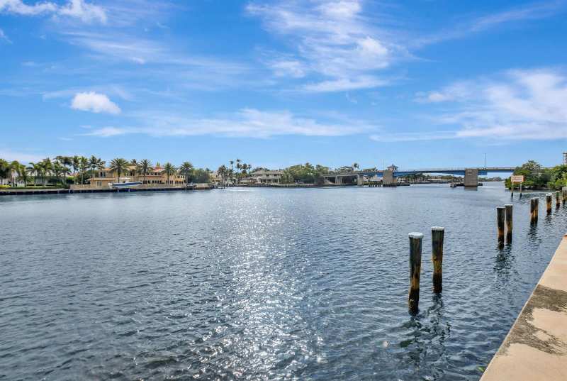 638 Snug Harbor Drive # E11, Boynton Beach FL 33435