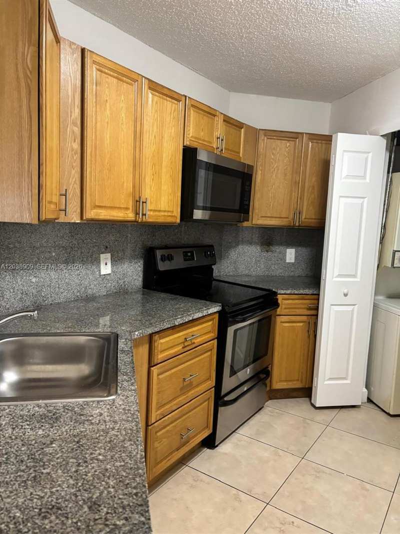 6276 NW 186th St # 204, Hialeah FL 33015