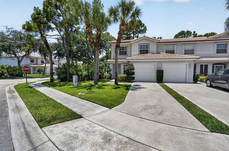 106 Fox Meadow Run, Jupiter FL 33458