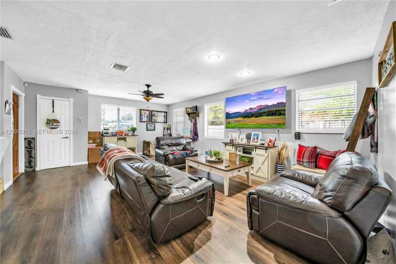 875 E 29th St # 1, Hialeah FL 33013