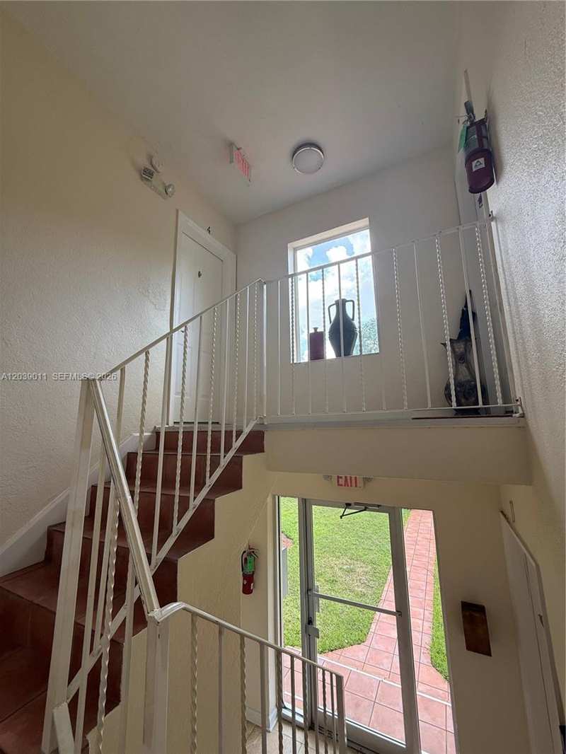 426 NE 77th St Rd # 4, Miami FL 33138