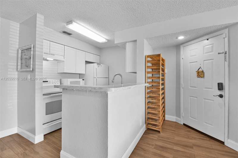 2866 S University Dr # 5105, Davie FL 33328