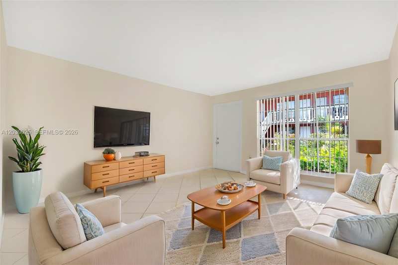 2211 NW 64th Ave, Sunrise FL 33313