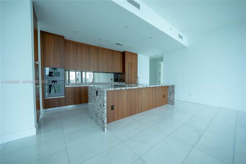 175 SE 25th Rd # 2704, Miami FL 33129