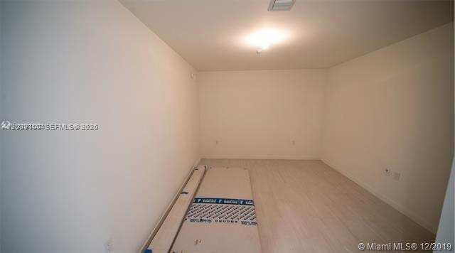 1000 Brickell Plz # 4905, Miami FL 33131