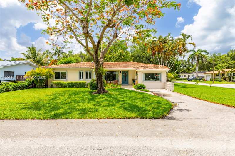 8920 NE 9th Ct, Miami Shores FL 33138