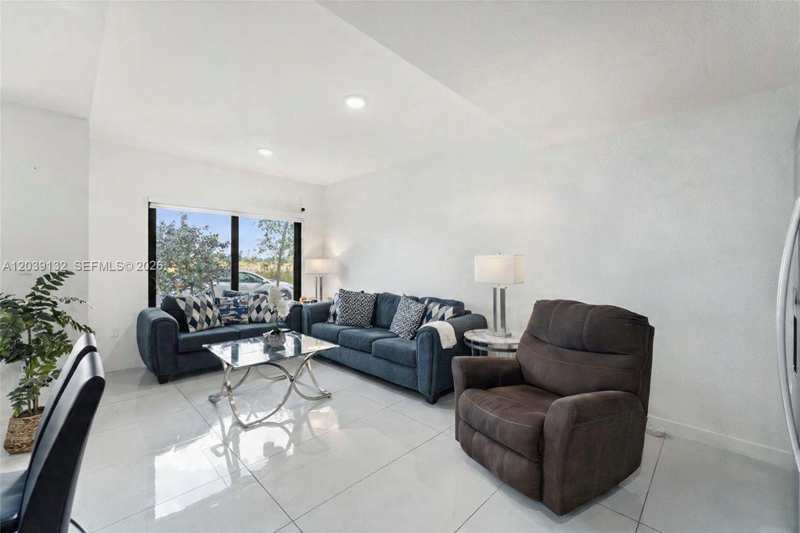 14590 SW 260th St, Homestead FL 33032