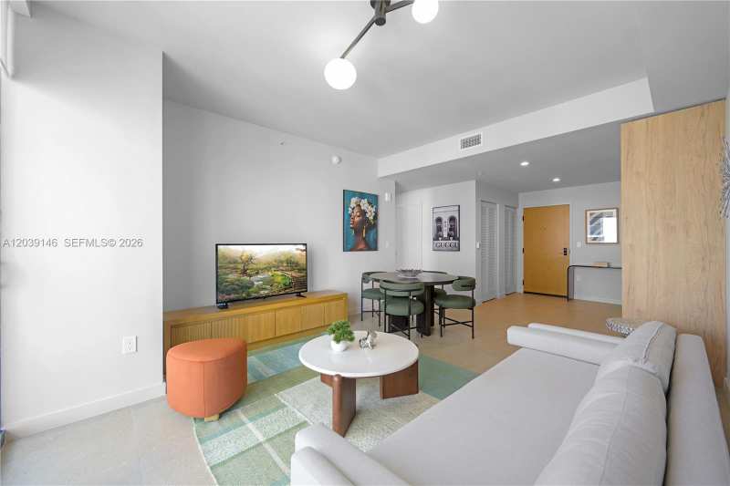11 NE 6th St # 1111, Miami FL 33132
