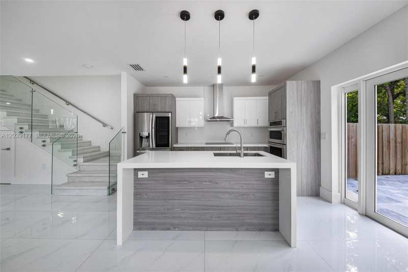 3142 Carter St # 3142, Miami FL 33133