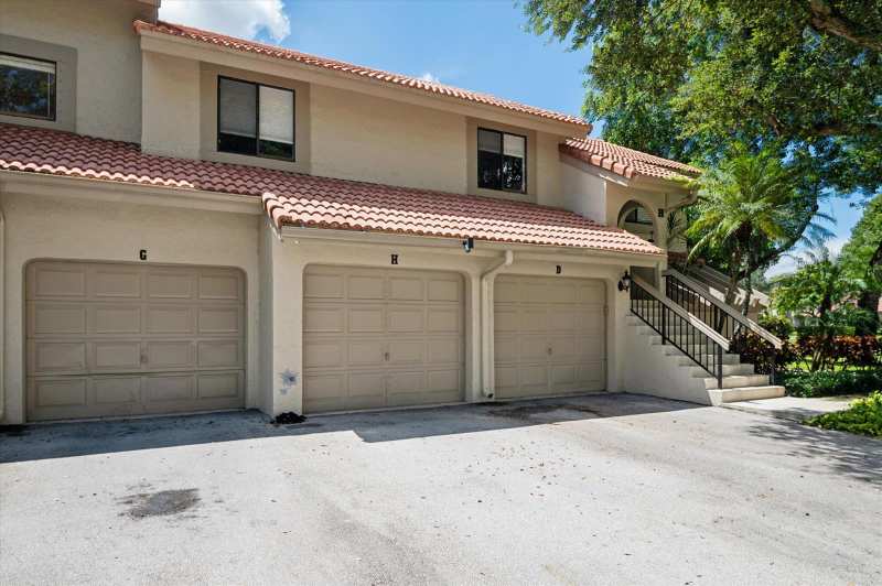 5750 Coach House Circle # G, Boca Raton FL 33486