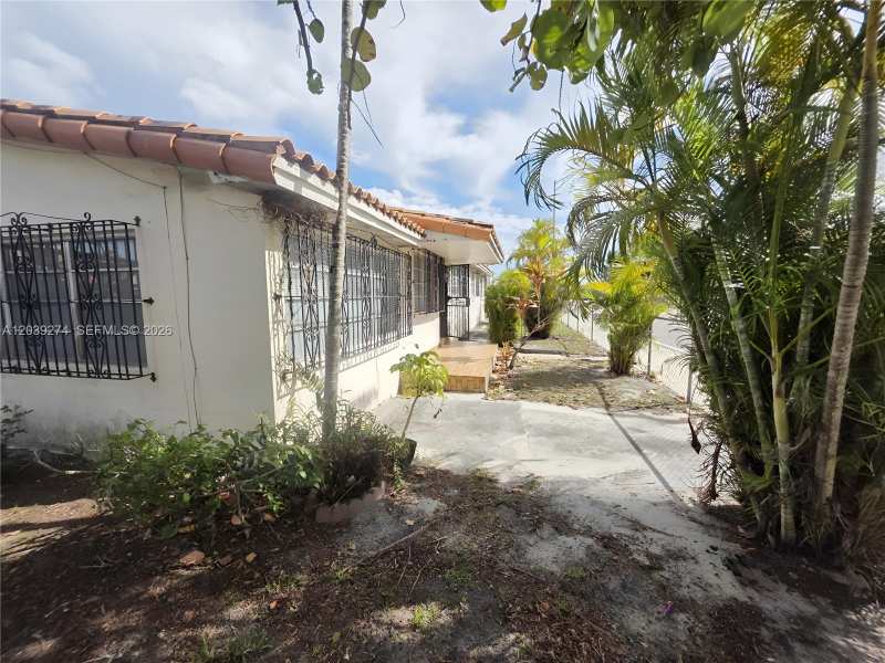 405 SE 4th Ave, Hialeah FL 33010