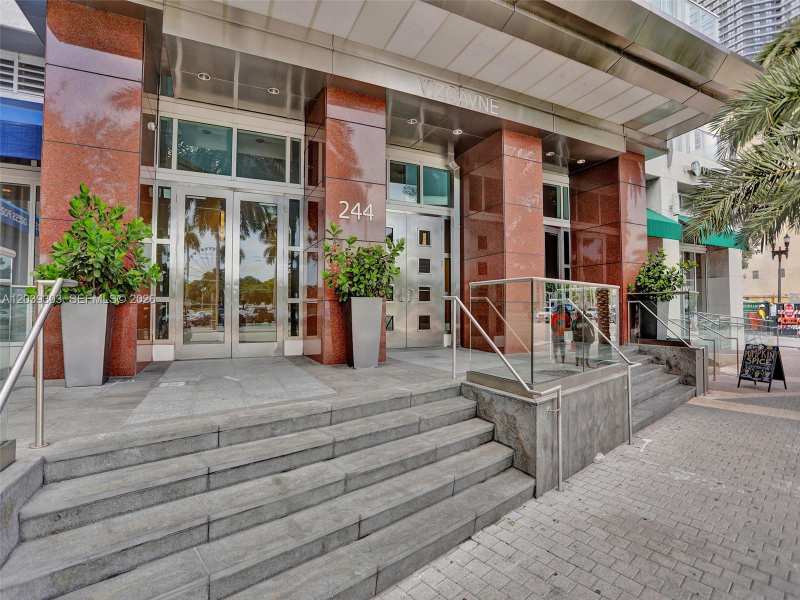 244 Biscayne Blvd # 3409, Miami FL 33132