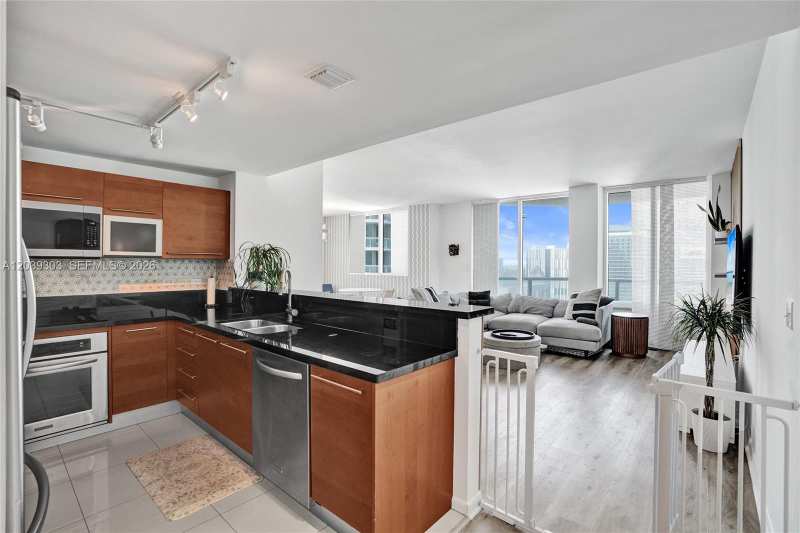 244 Biscayne Blvd # 3409, Miami FL 33132