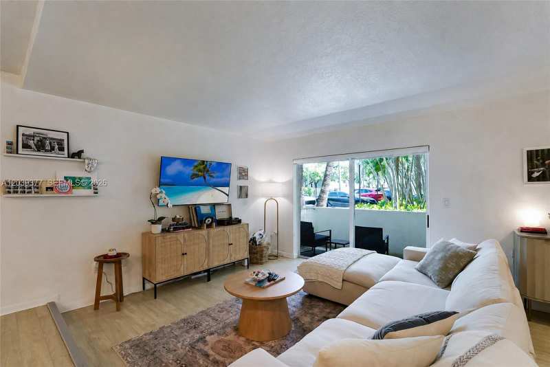 8950 SW 69th Ct # 109, Pinecrest FL 33156
