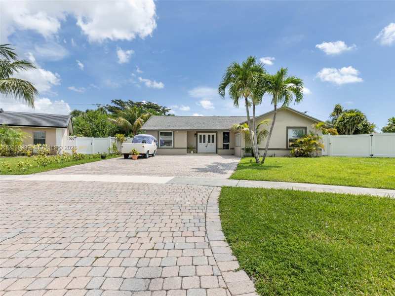 19323 Carolina Cir, Boca Raton FL 33434