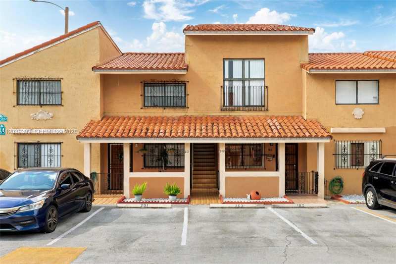 2730 W 61st Pl # 201, Hialeah FL 33016
