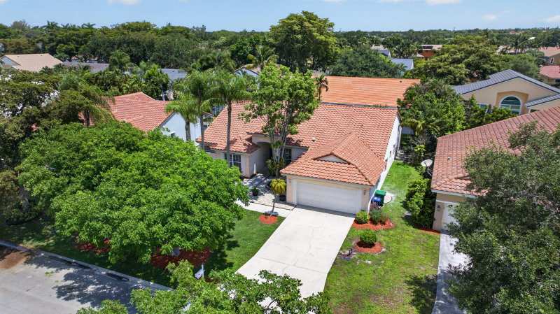 9175 NW 41st Manor, Coral Springs FL 33065