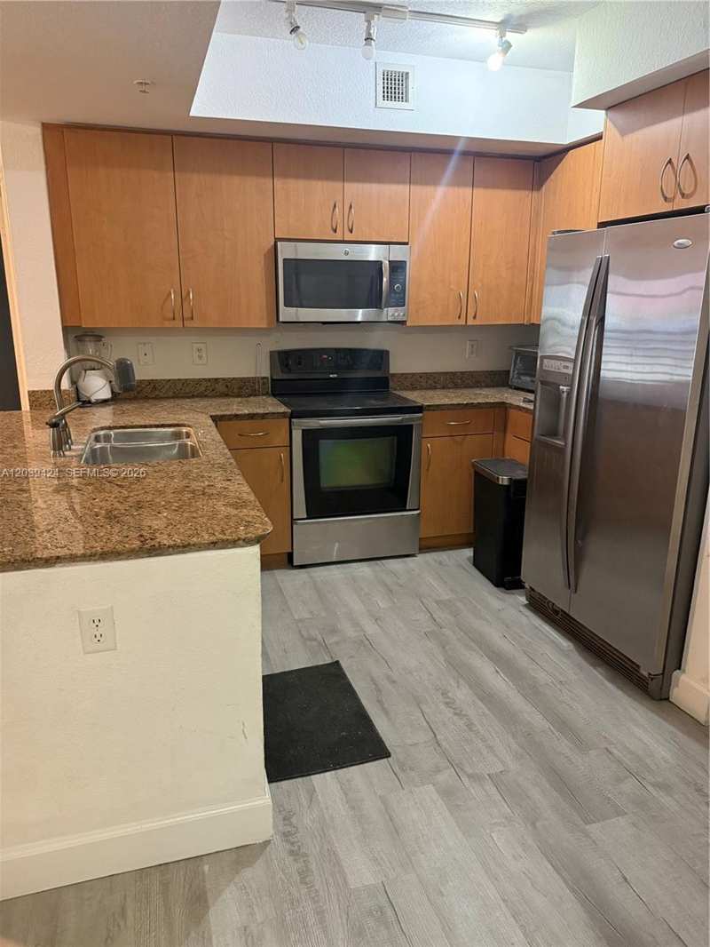 1830 Radius Dr # 203, Hollywood FL 33020