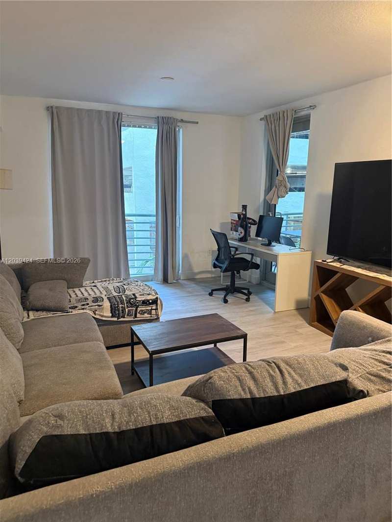 1830 Radius Dr # 203, Hollywood FL 33020