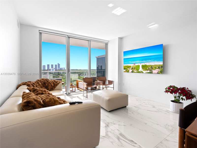 16385 Biscayne Blvd # 1117, North Miami Beach FL 33160