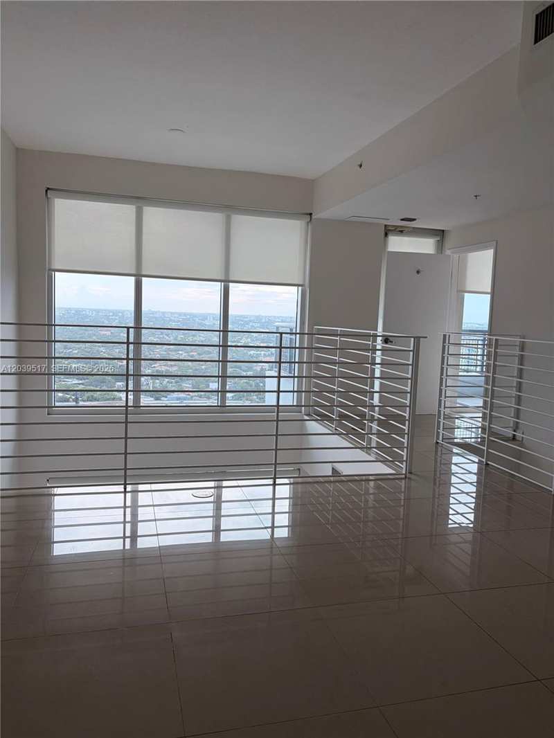 60 SW 13th St # 2819, Miami FL 33130