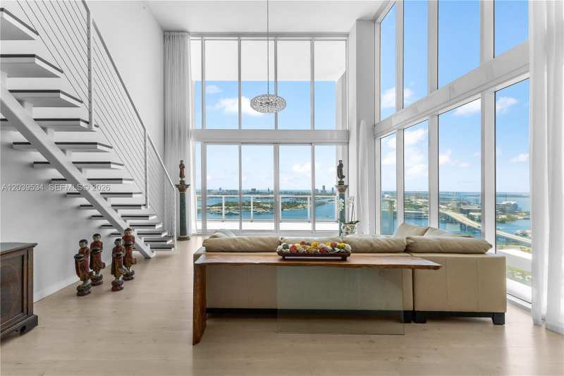 1040 Biscayne Blvd # 3101, Miami FL 33132
