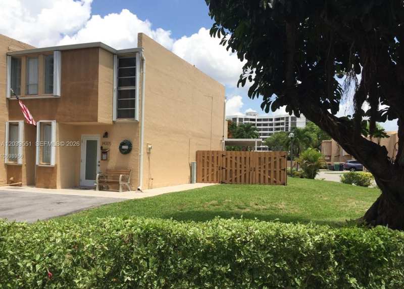 14005 SW 67th Ter, Miami FL 33183