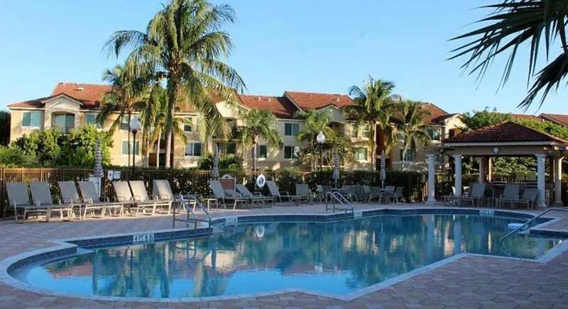 902 Villa Circle, Boynton Beach FL 33435