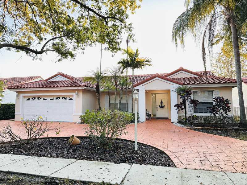 1761 SW 135th Way, Miramar FL 33027
