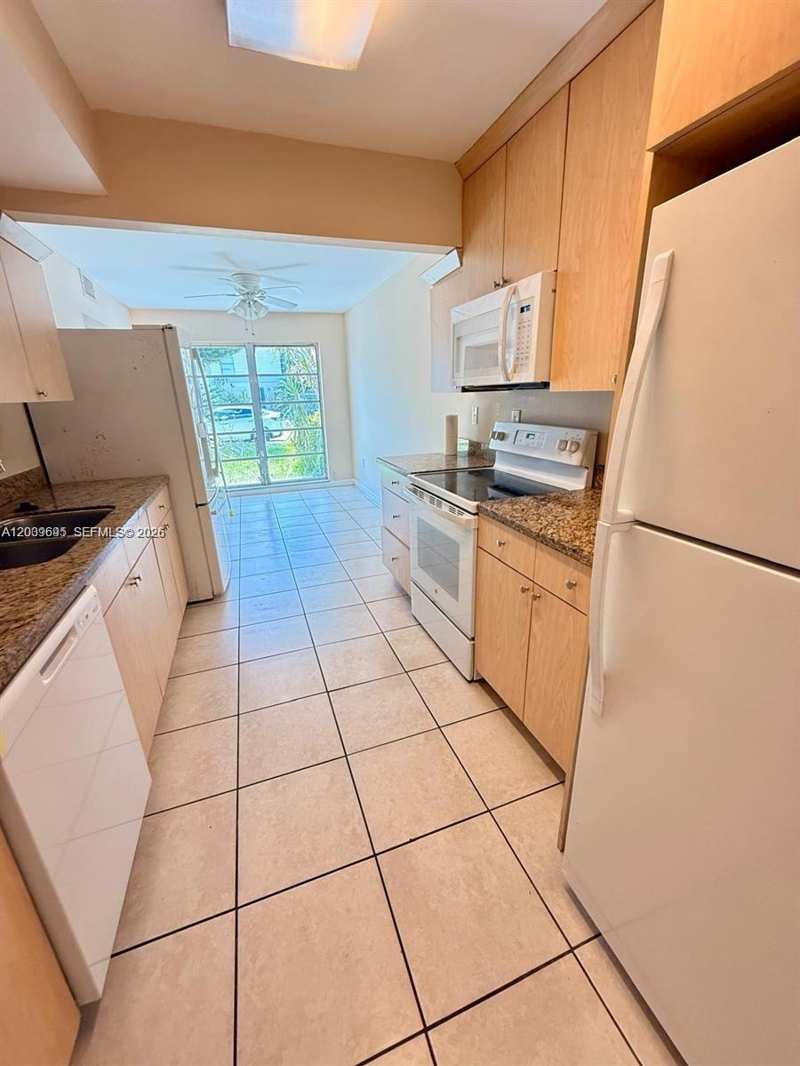 3301 Raleigh St # 4D, Hollywood FL 33021
