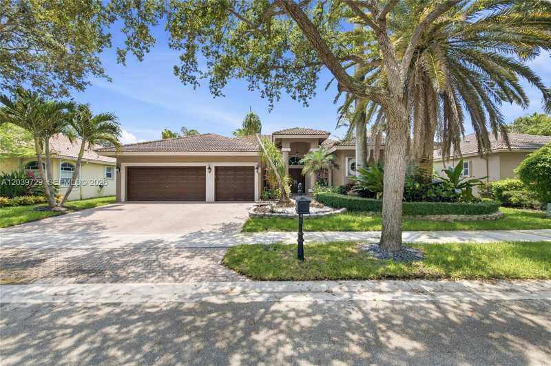 3725 Oak Ridge Ln, Weston FL 33331