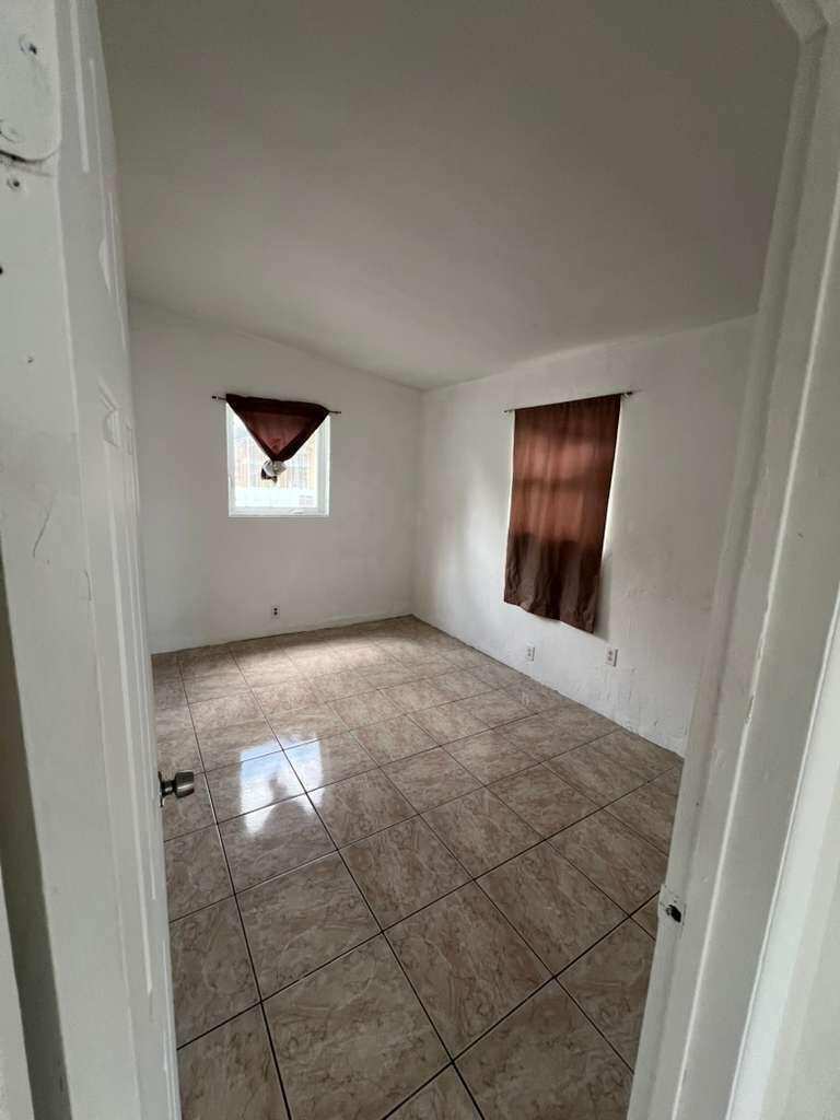 1524 NW 42nd Street # B, Miami FL 33142