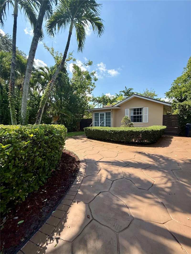 4456 SW 10th St, Miami FL 33134