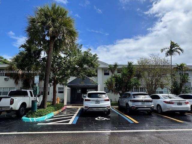 7925 West Dr # 6, North Bay Village FL 33141