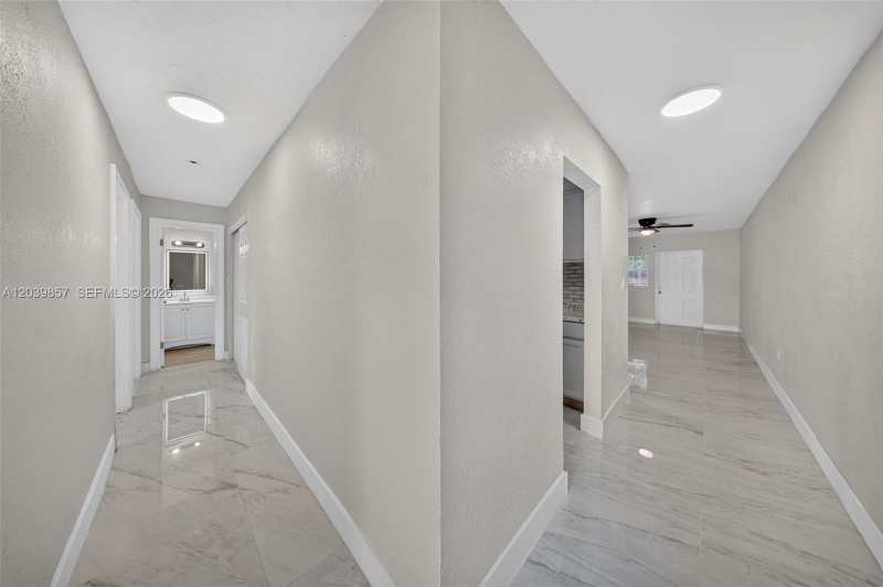3856 NW 207 ST RD, Miami Gardens FL 33055