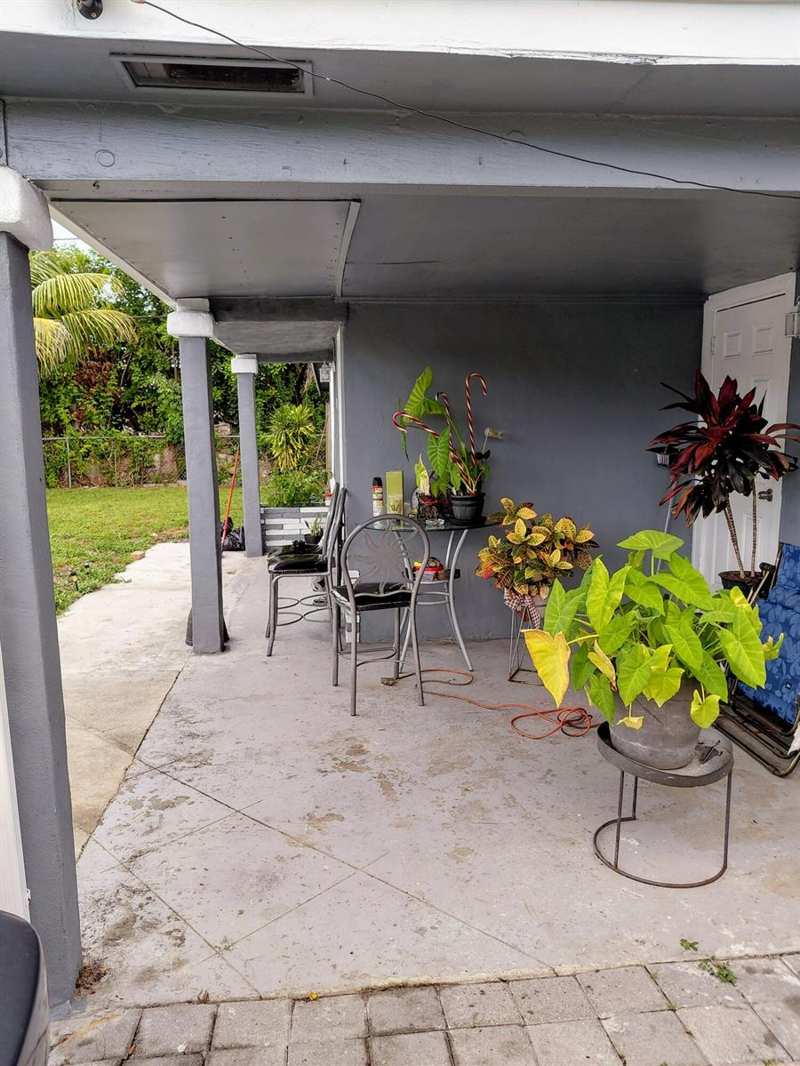 3210 NW 18th Place, Lauderhill FL 33311