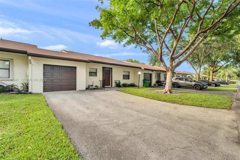 6633 N Parkway Dr # 7, Margate FL 33068