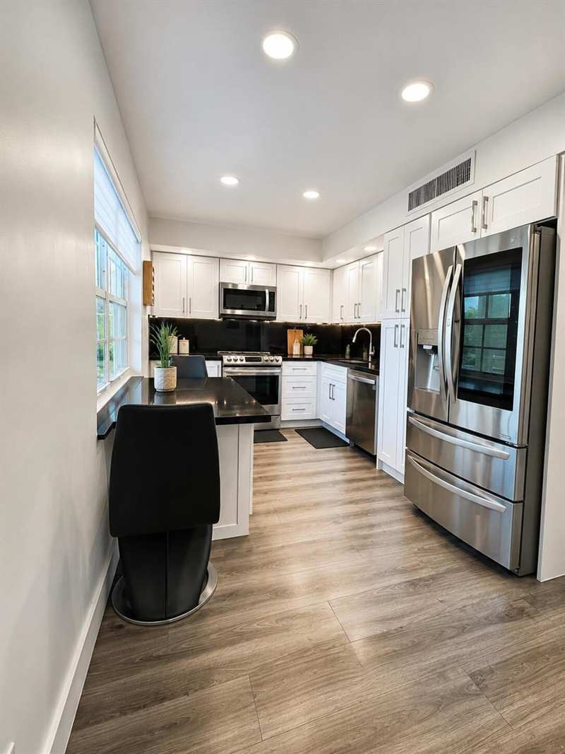 3930 Oaks Clubhouse Drive # 303, Pompano Beach FL 33069