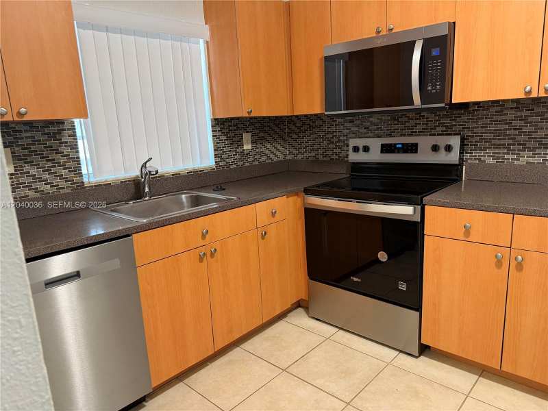 4767 NW 9th Dr # 4767, Plantation FL 33317