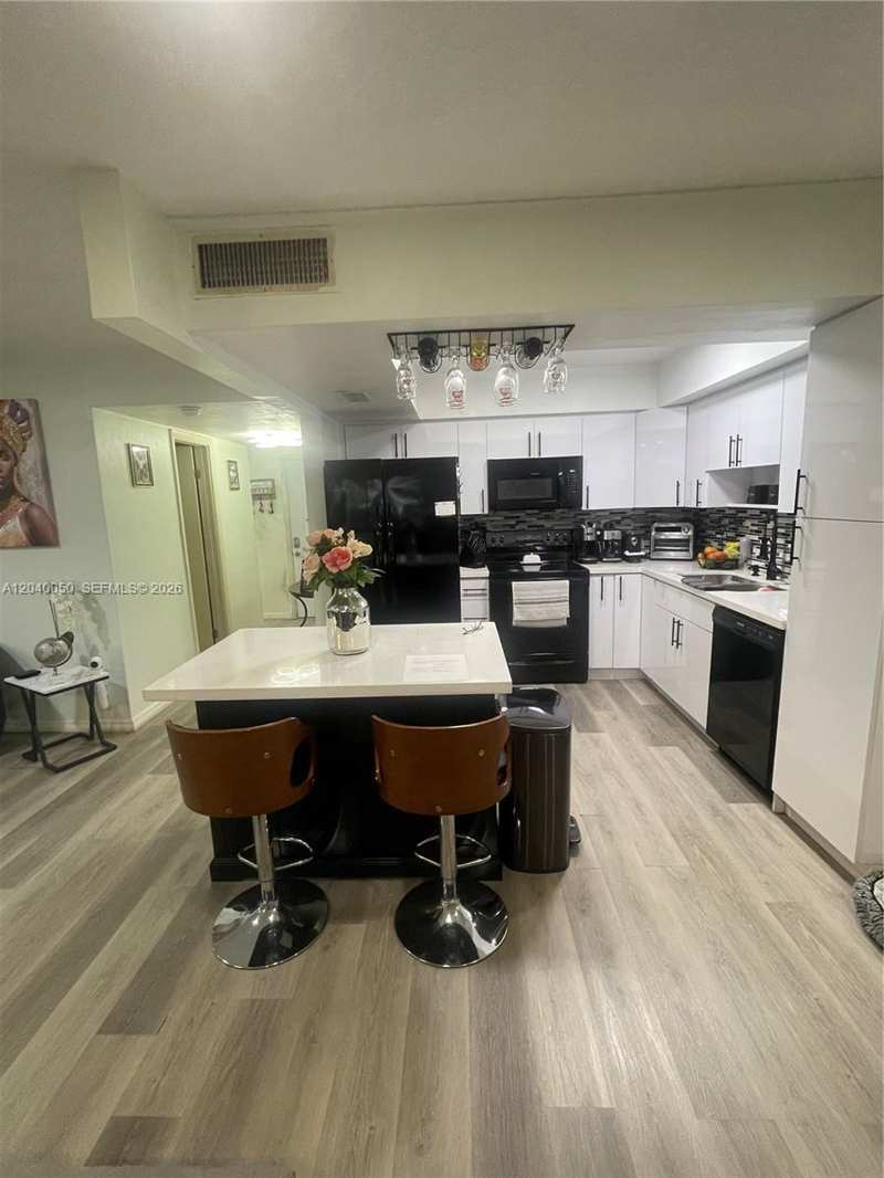 6945 W 2nd Way, Hialeah FL 33014