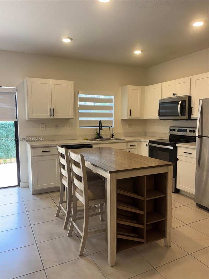 105 NE 3rd Ct, Florida City FL 33034