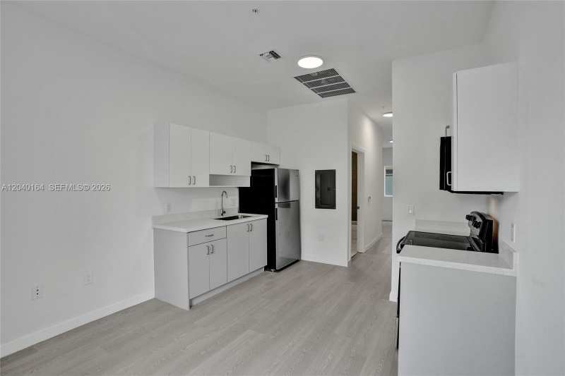 1567 NW 1st St # 5, Miami FL 33125