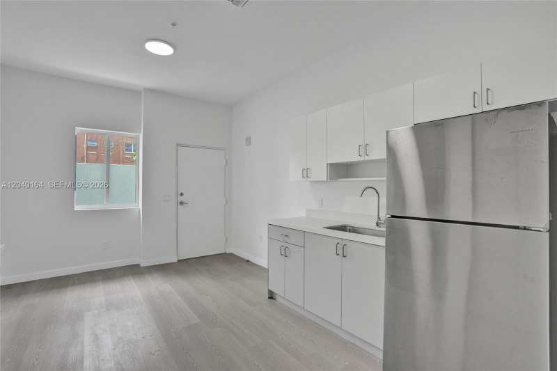 1567 NW 1st St # 5, Miami FL 33125