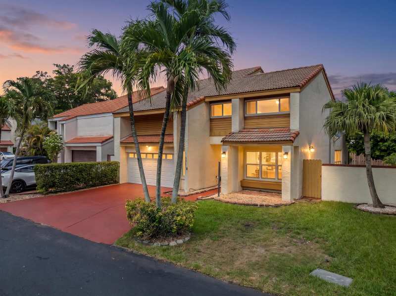 8811 SW 150th Place Circle, Miami FL 33196