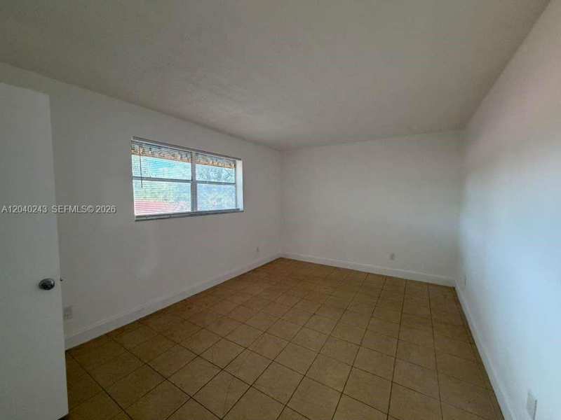1330 NE 127th St # 8, North Miami FL 33161