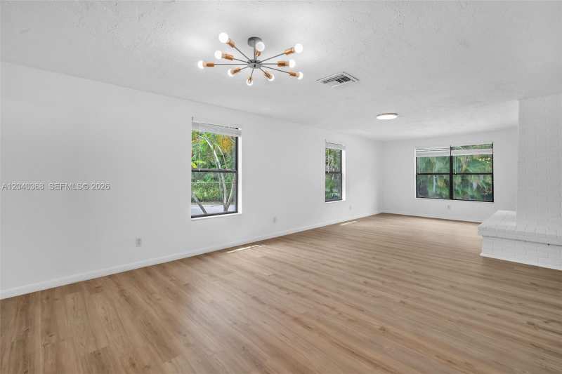 5096 SW 28th Ter, Fort Lauderdale FL 33312
