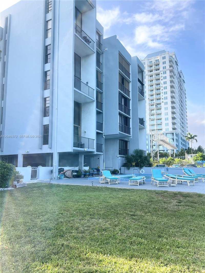 7899 NE Bayshore Ct # 6A, Miami FL 33138