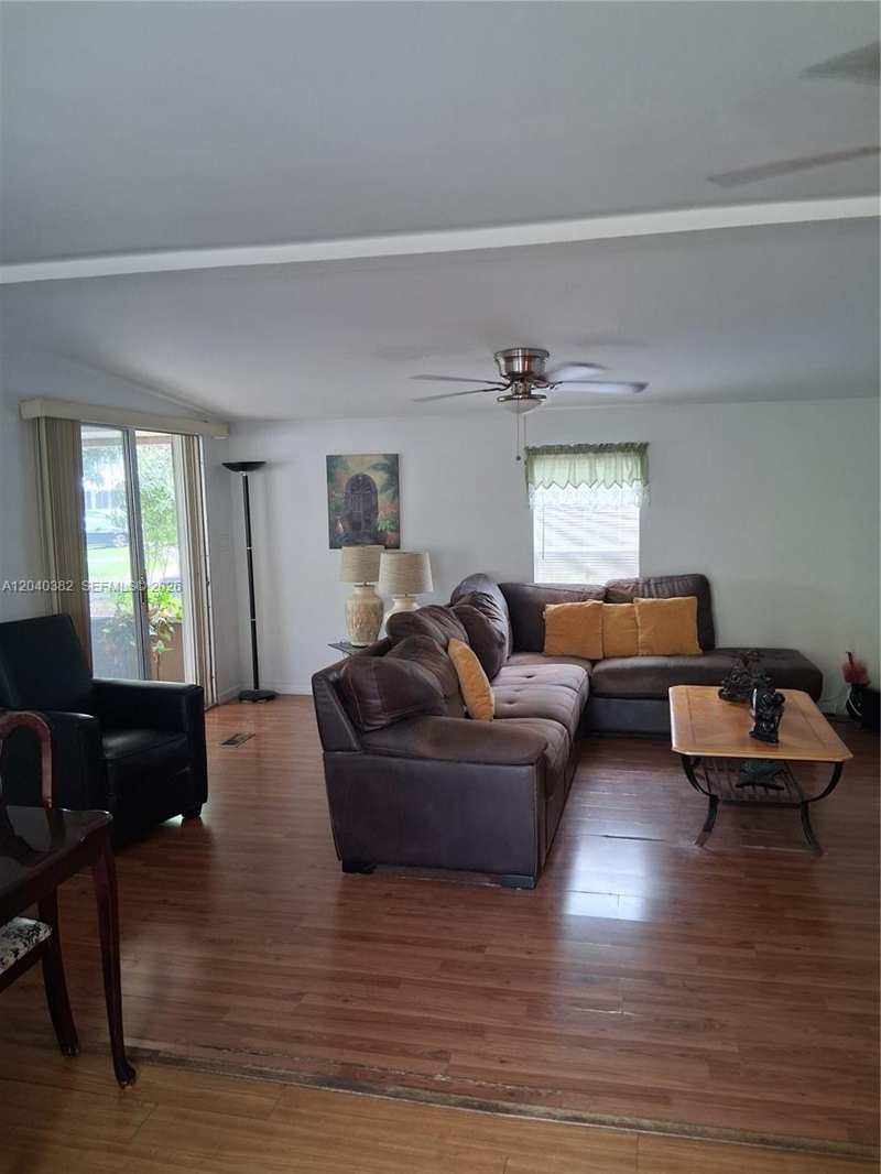 5030 SW 30th Ave, Dania Beach FL 33312