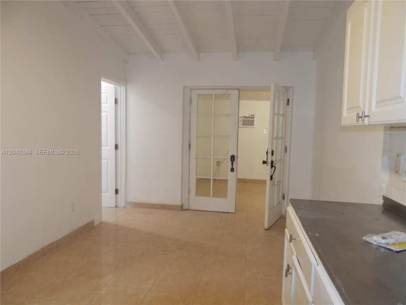 1572 NE 149th St # A, Miami FL 33161