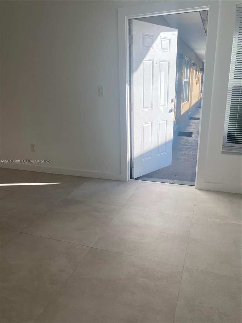 2011 NE 167th St # 9, North Miami Beach FL 33162